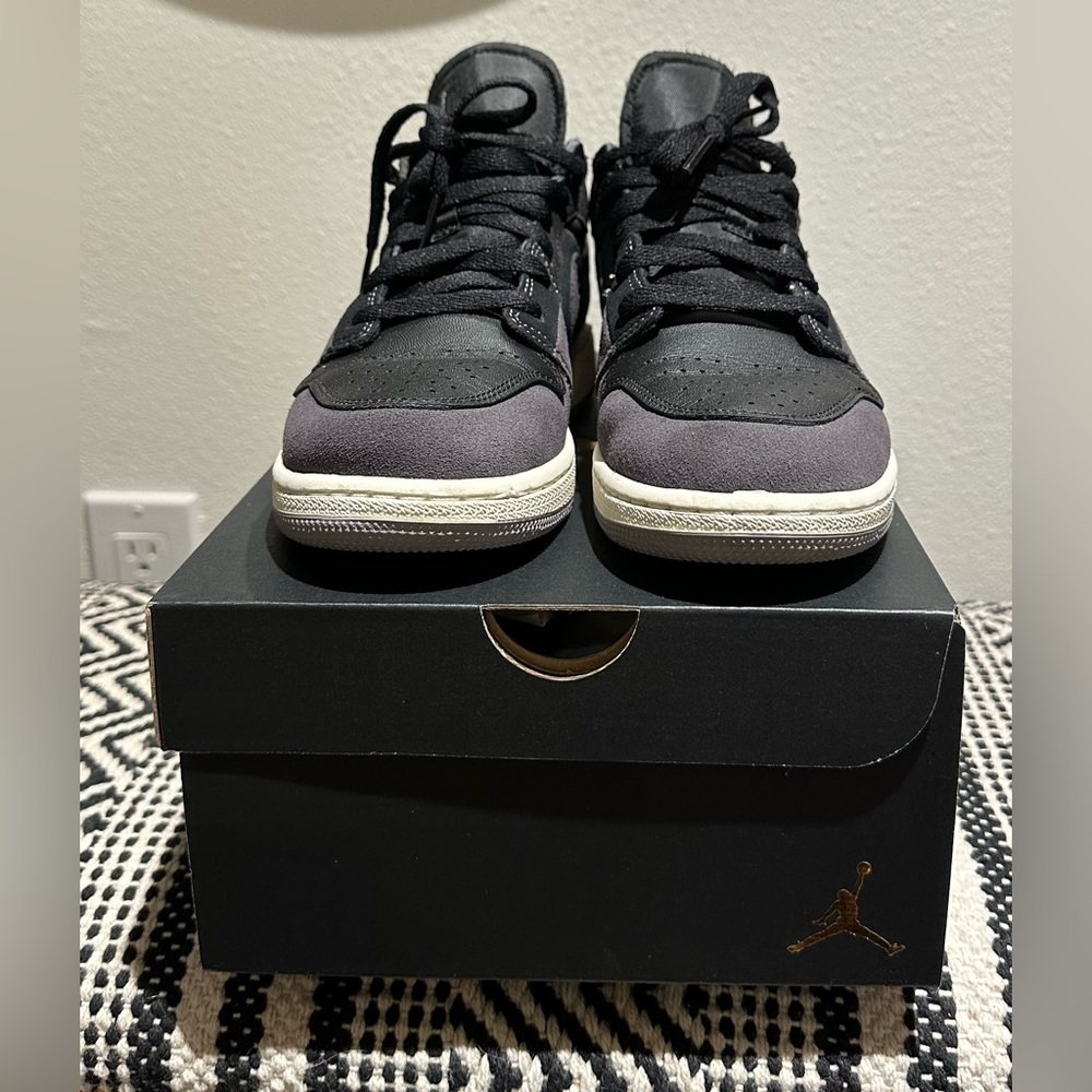 NIKE AIR JORDAN 1 LOW sail grey black total orange se craft, youth 6 wmns 7.5 - Picture 2 of 8
